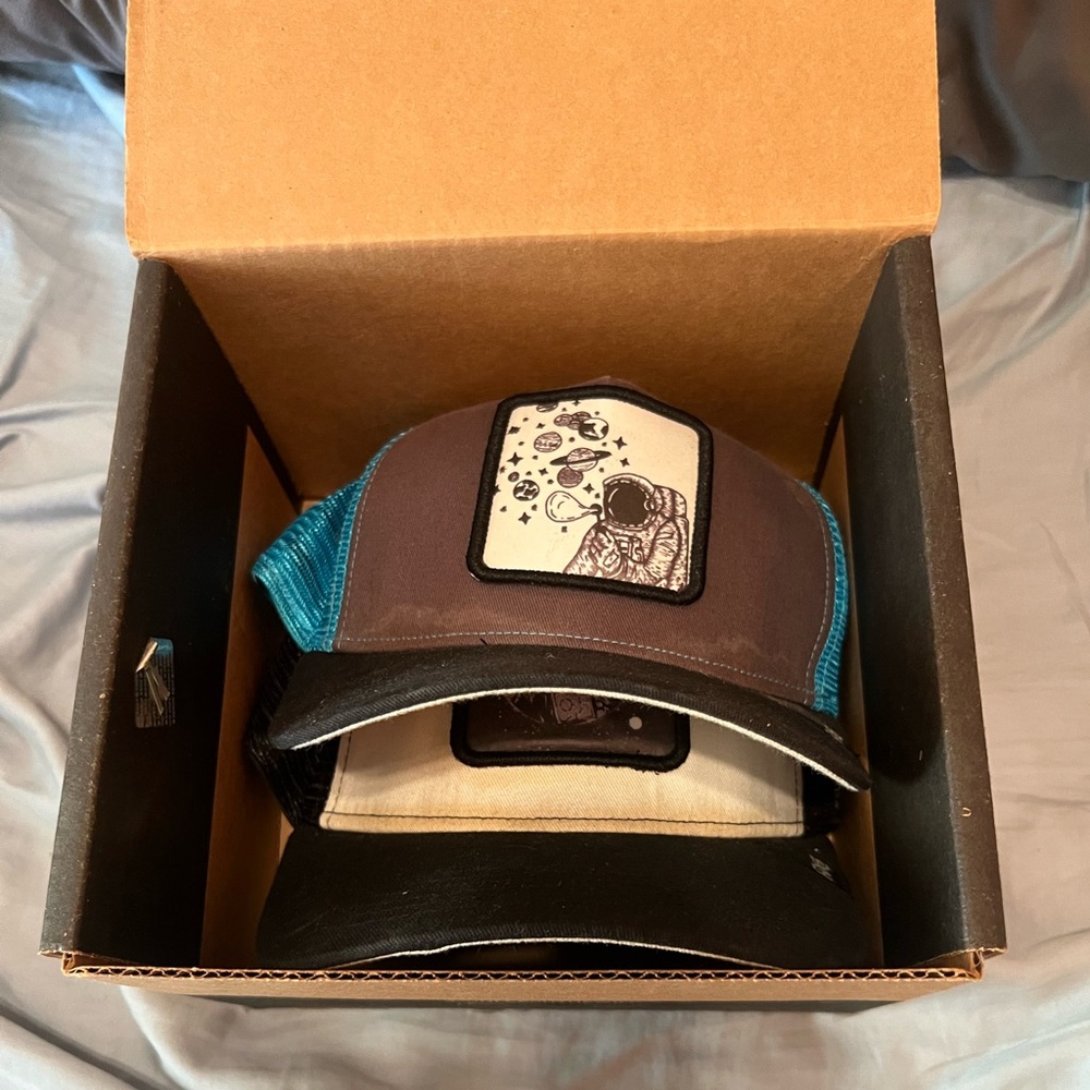 Astronaut Graphic Trucker Hats
